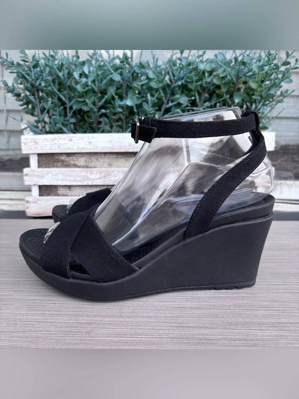 Crocs Leigh ll Cross-Strap Ankle Wedge Black Sandals 7